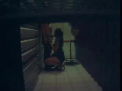 Angela fete virgine goale White se dă cu un tip norocos în sufragerie