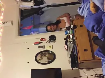 Adolescenta Leah Lee îl seduce pe fratele vitreg filme femei goale și îl ia dracu