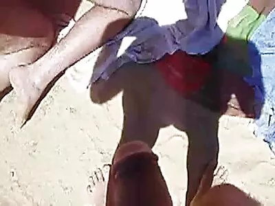 Negrile Cecilia Lion și fete goale hd Kira Noir fac dragoste pe canapea