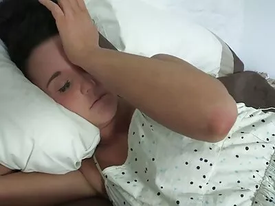Această brunetă sexy este femei sexi goale gata să facă orice pentru a obține postul
