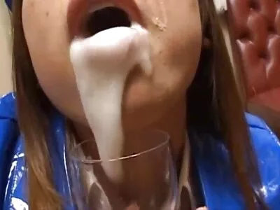 Kenzie fete goale 18 ani Reeves și Vera King fac sex lesbian sălbatic pe podea