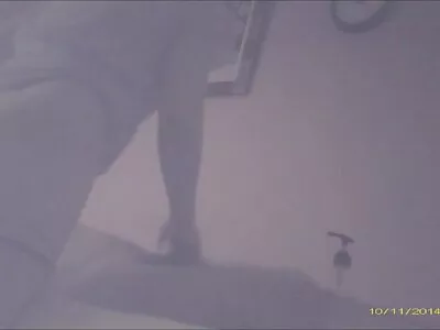 Doi pui amatori slabi care poze cu fete gole impart un cocos intre ele