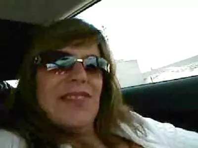 Soția fierbinte a angajat un tip pentru distracție videoclipuri cu femei dezbrăcate