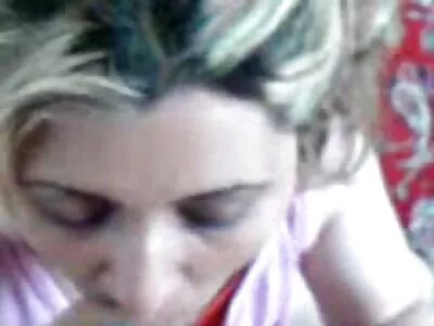 Adolescentul brunet ras, Arielle Faye, face sex si se incarca fete nud pe plaja pe fata