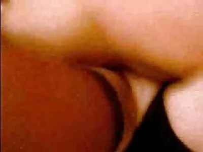 Fit fete goale la baie PAWG Alina Belle sare pe un penis palpitant